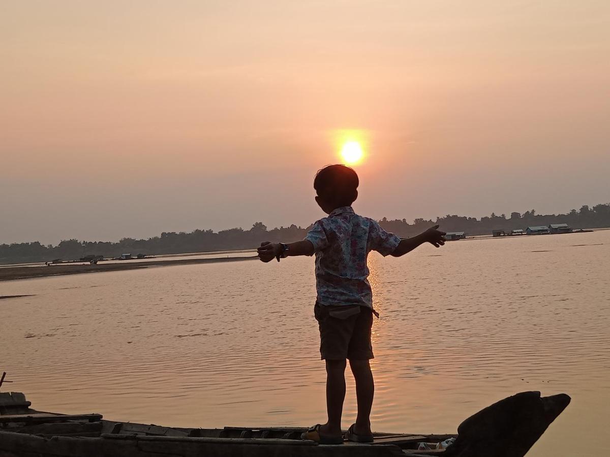 Tonle Mekong Homestay Krong Kracheh Экстерьер фото